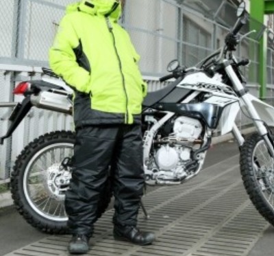 おしゃれなバイクの冬服装は、スノボウェアを狙え！【おすすめブランド 